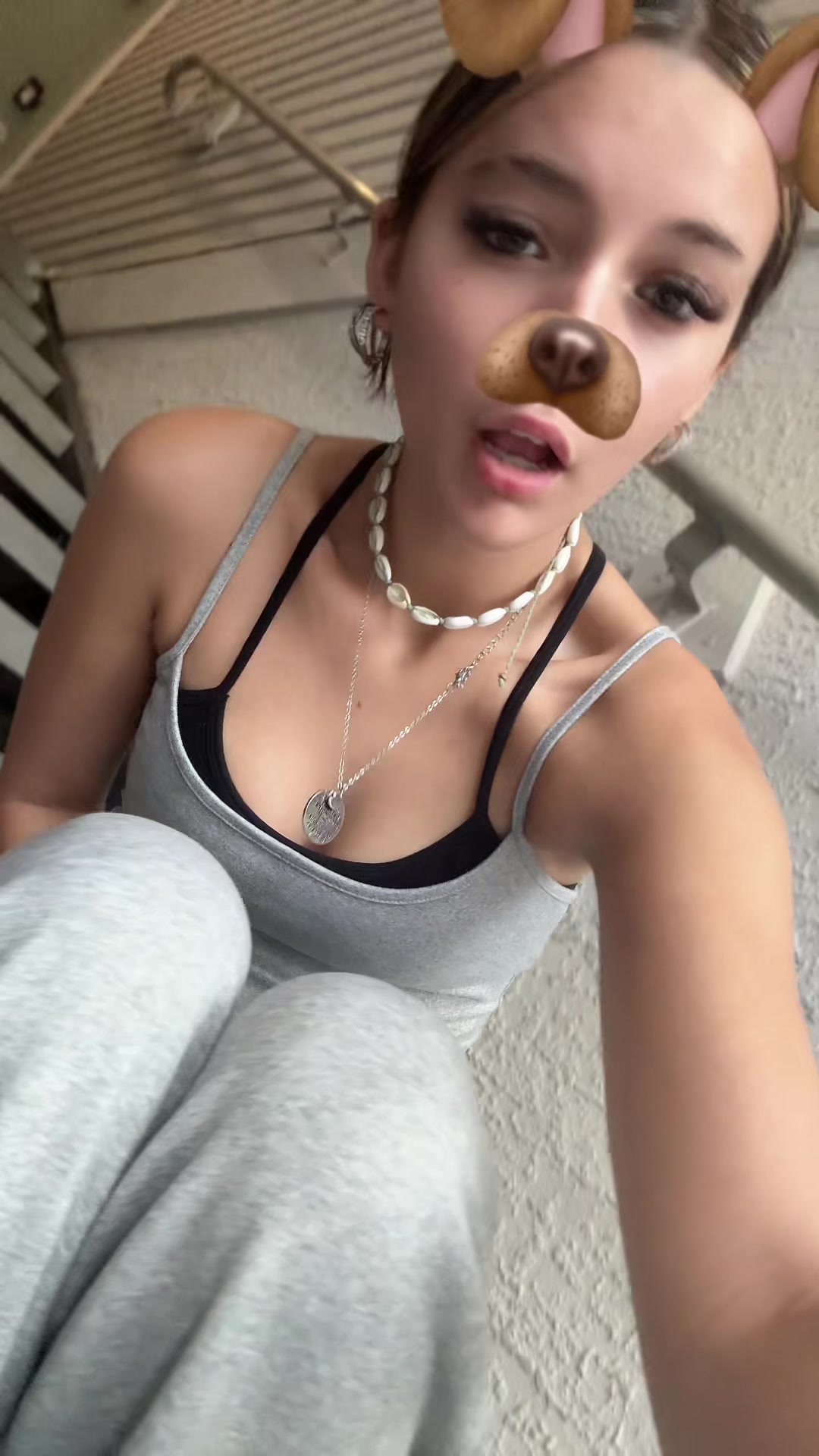 @️