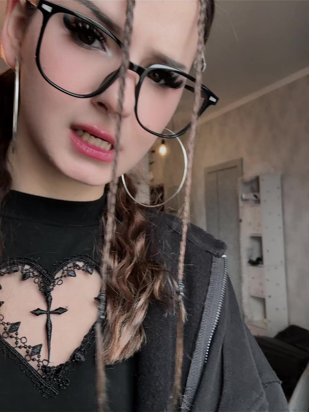 @vikexqqq