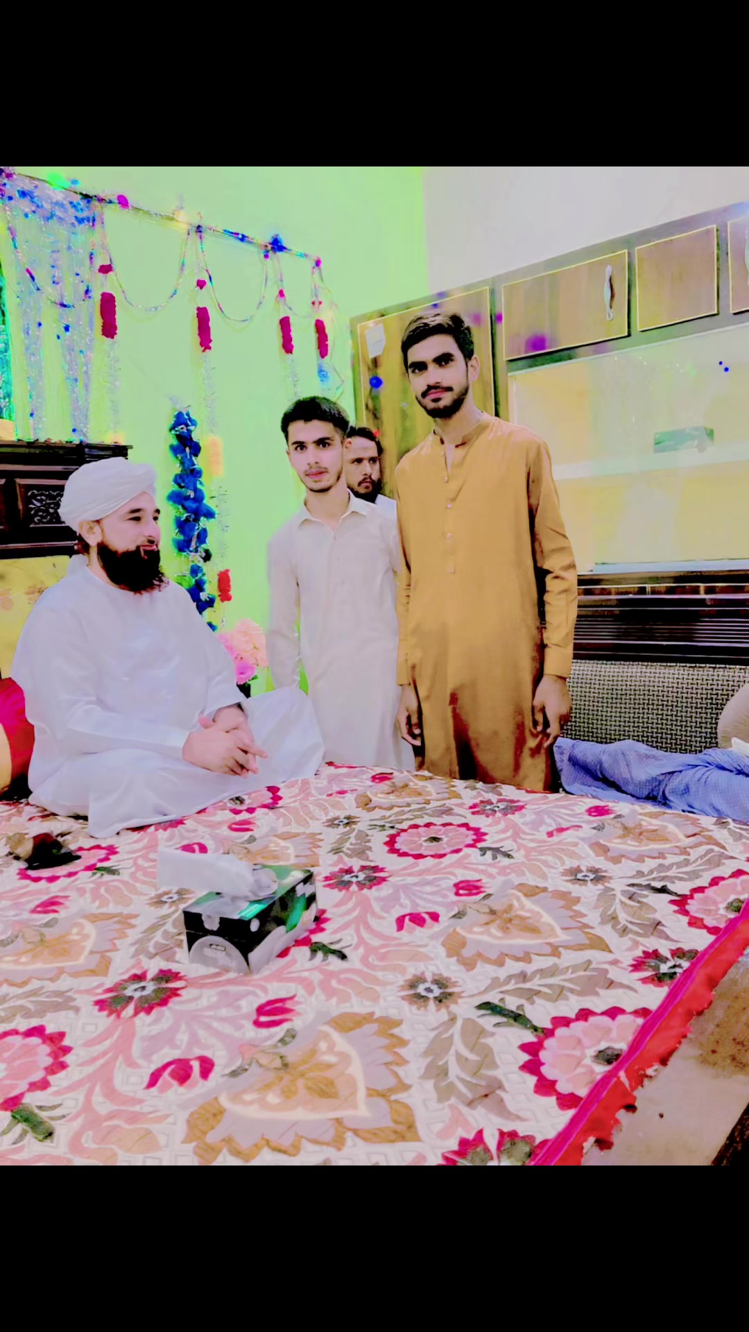 @Fãkhâr Ãbbås Dhùdhì