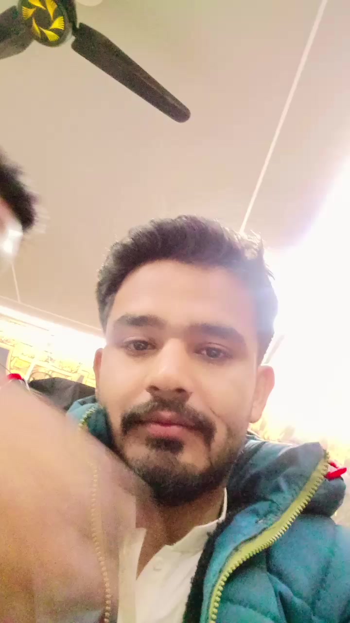 @ALi GuجaR...