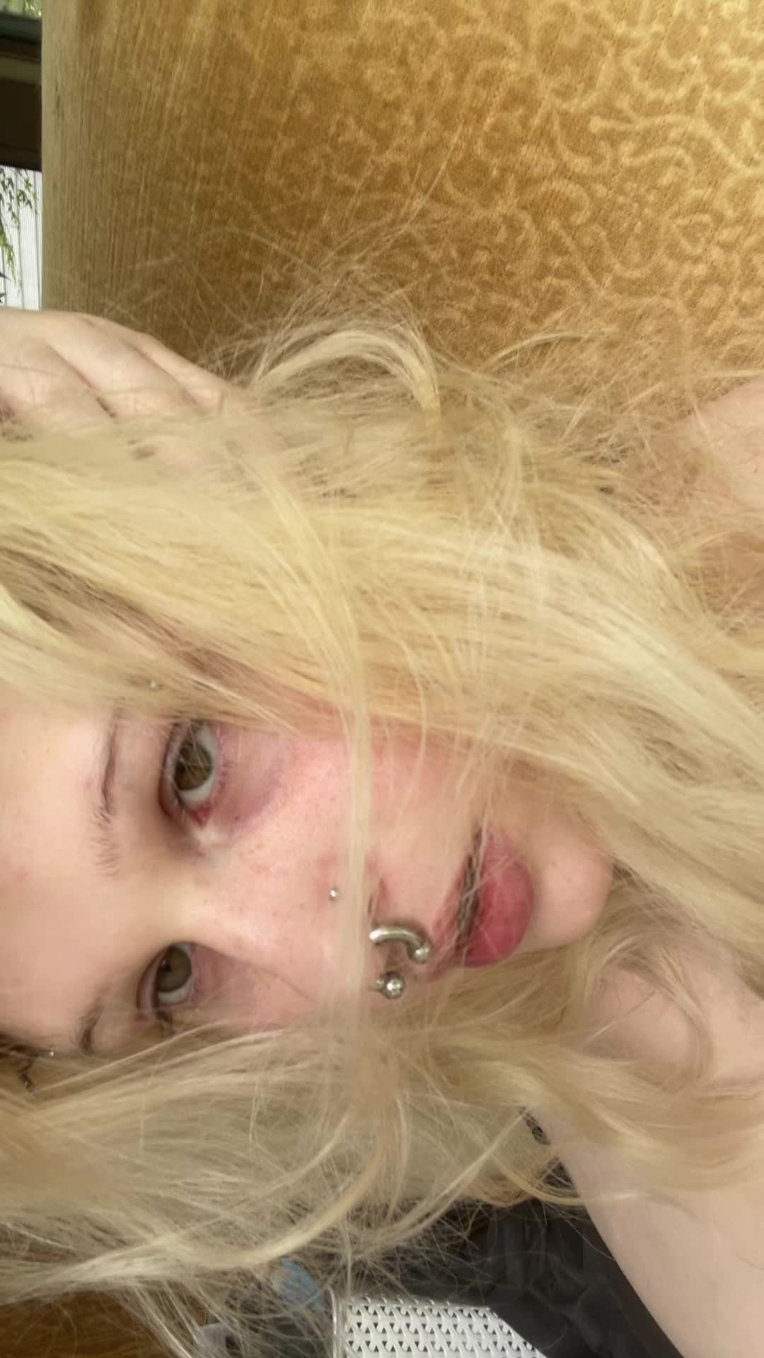 @(stella) not underboob