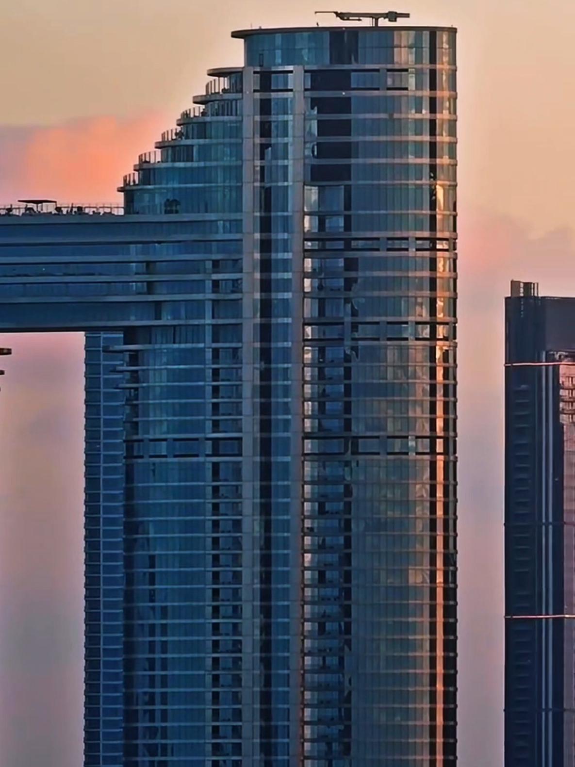 @dubai