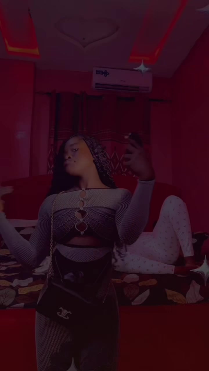 @She&rsquo;s-&bull;🌸🤍~~&bull;Nana Yhaa🖤🤍