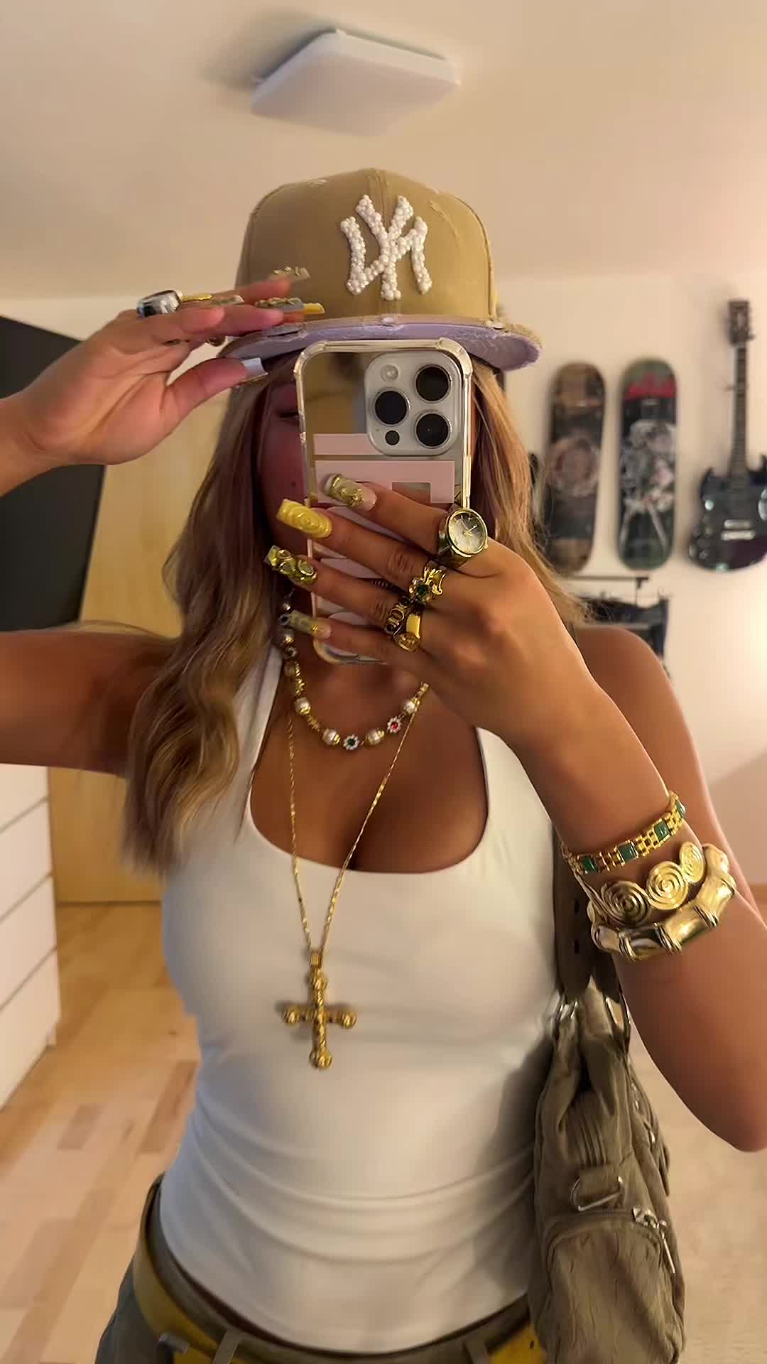 @Isabella