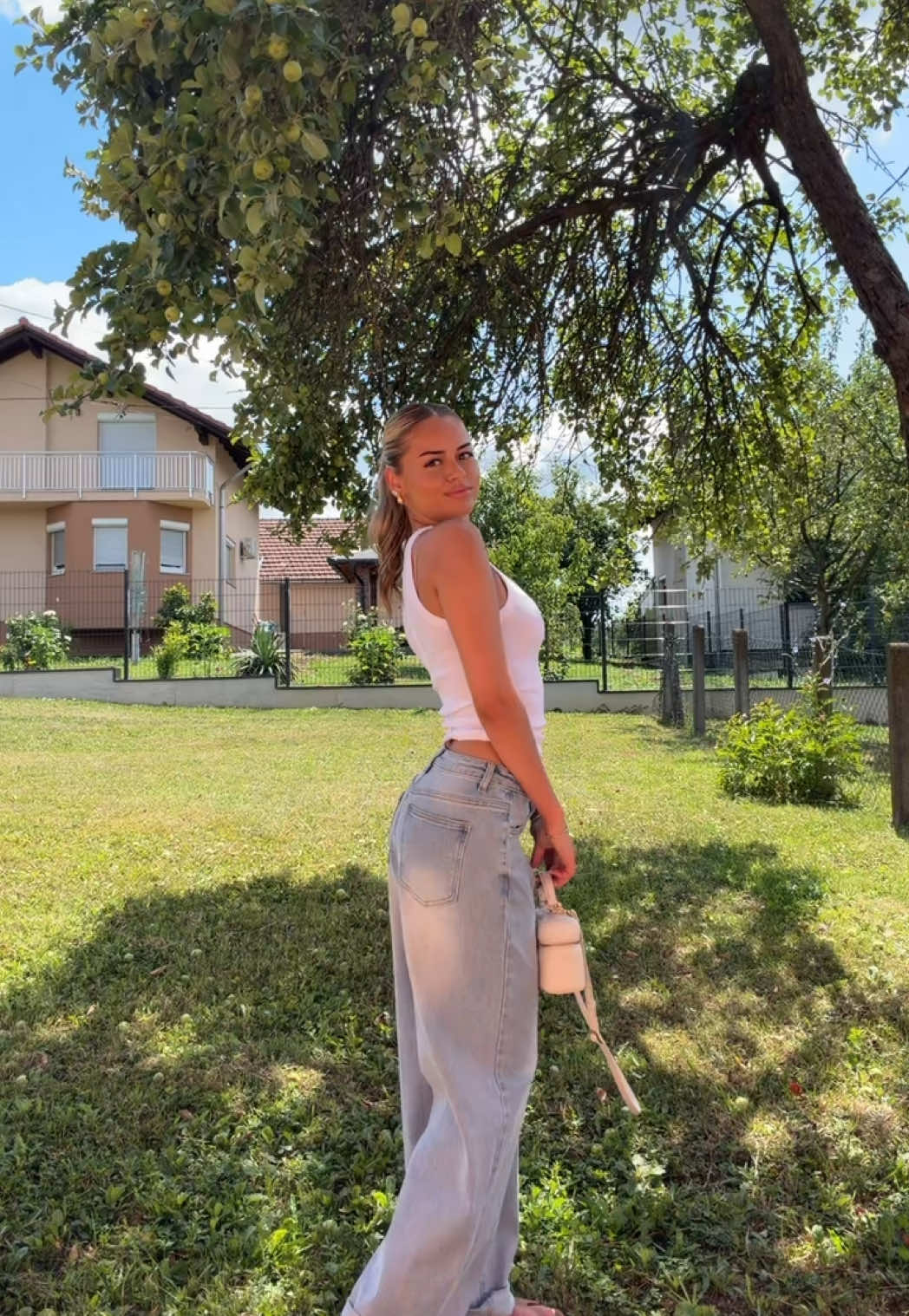 @Minela
