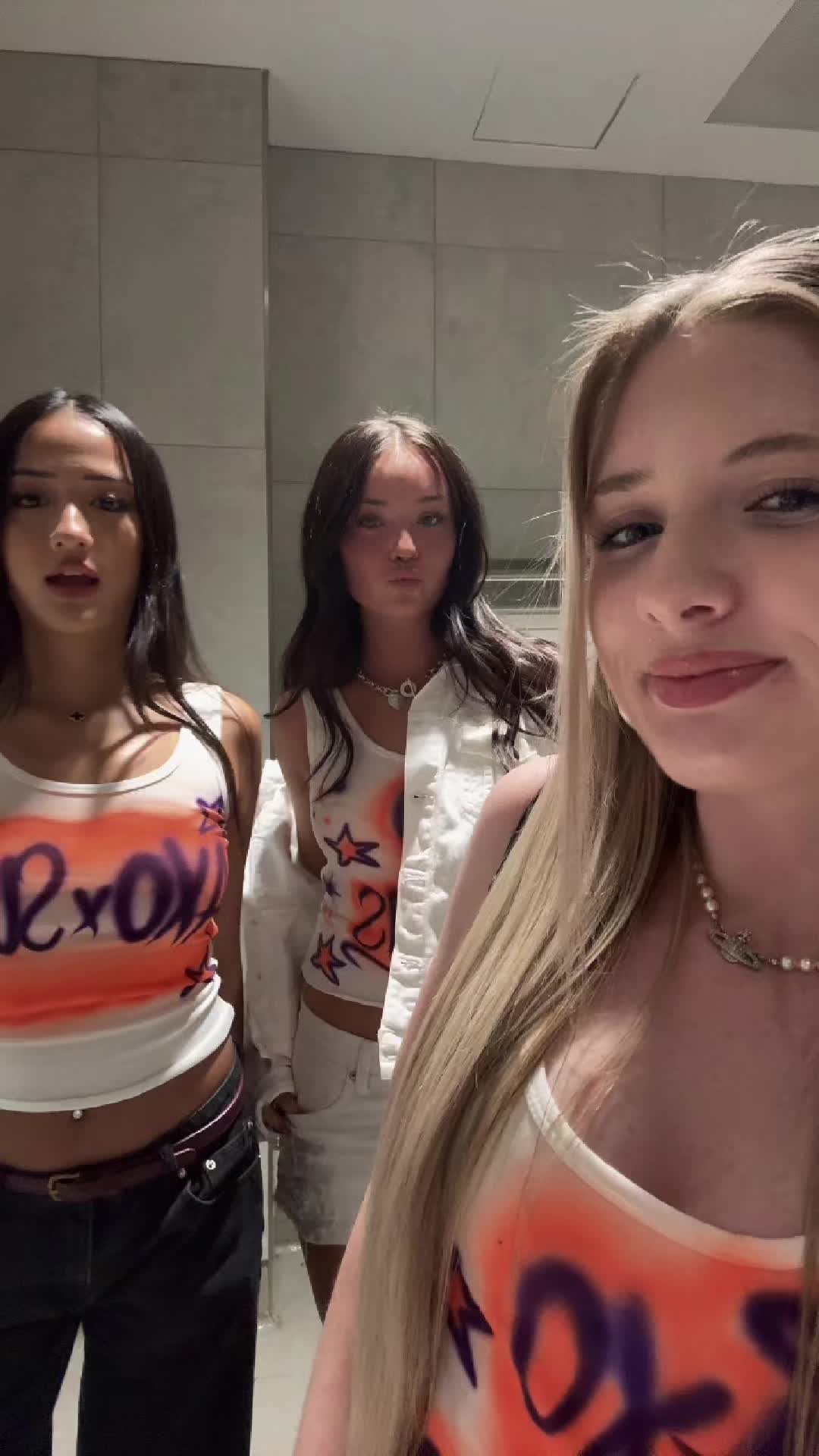 @Bella