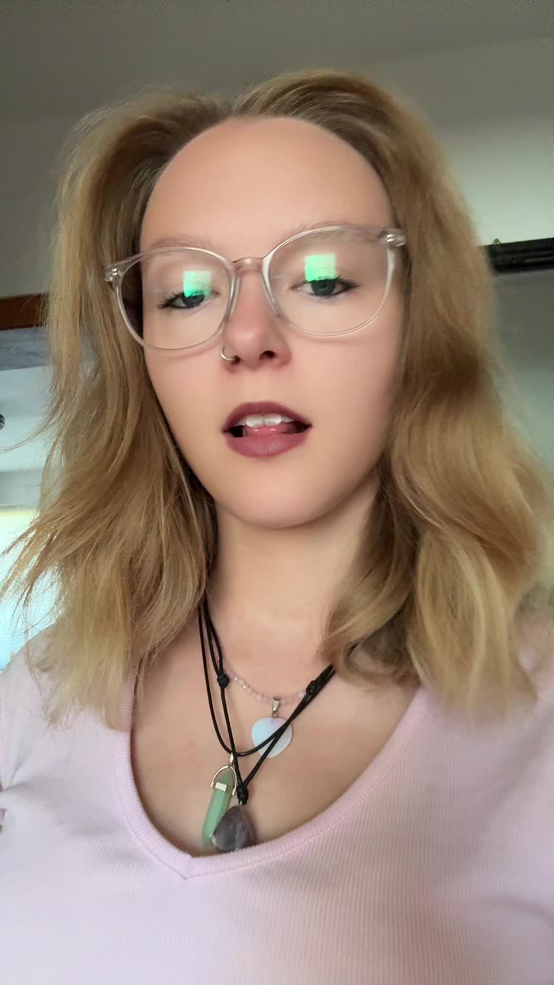 @lara๐๐ด๐ฝ