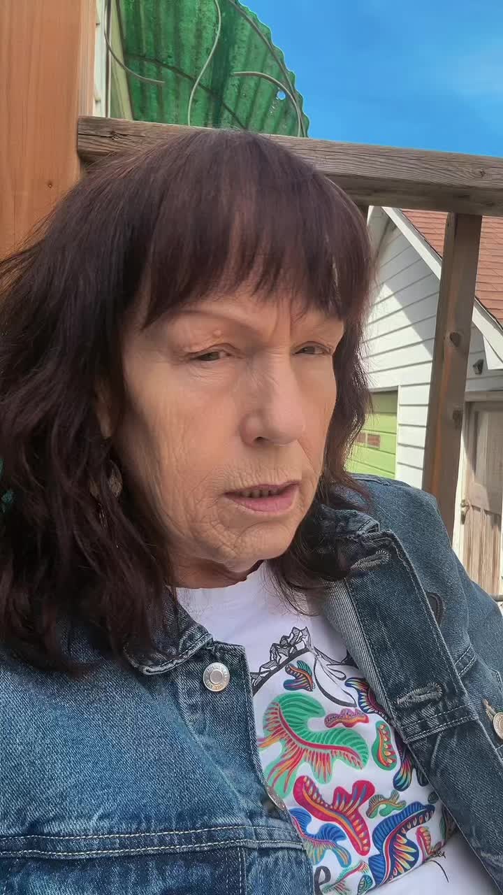 @Auntie Mimi 🇨🇦
