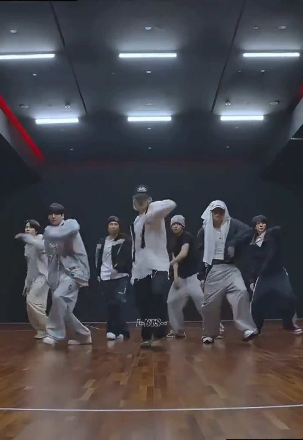 @L°BTS°°