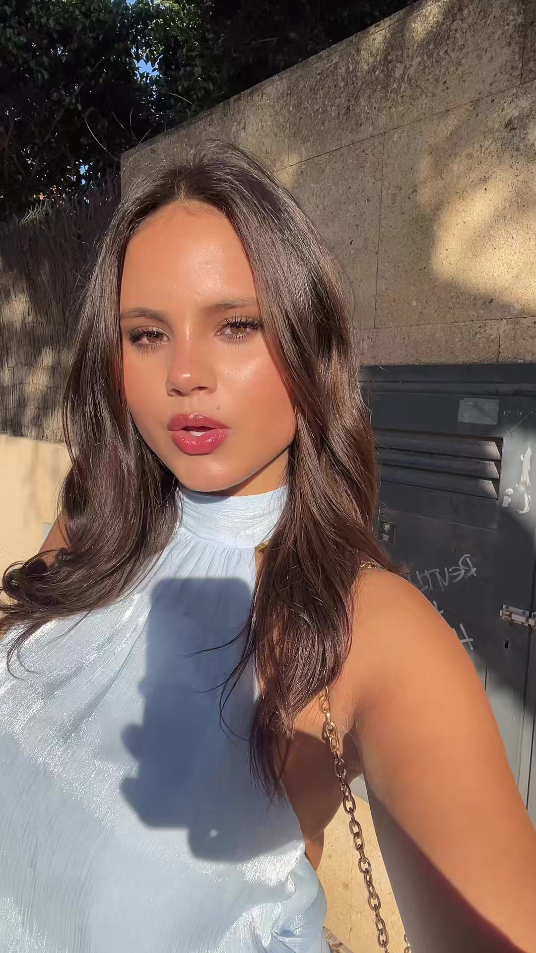 @Isabella