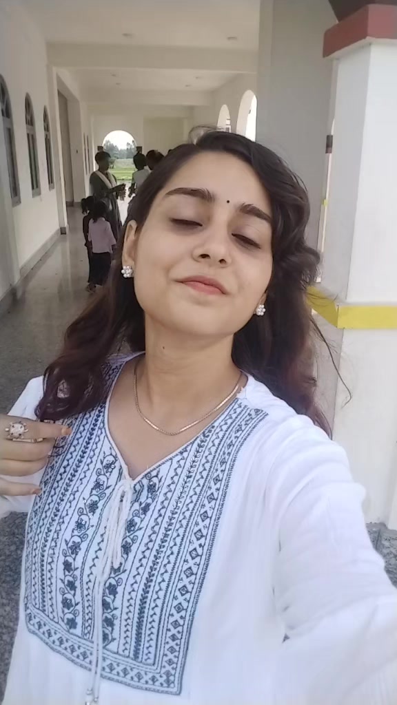 @Kalie (कली)
