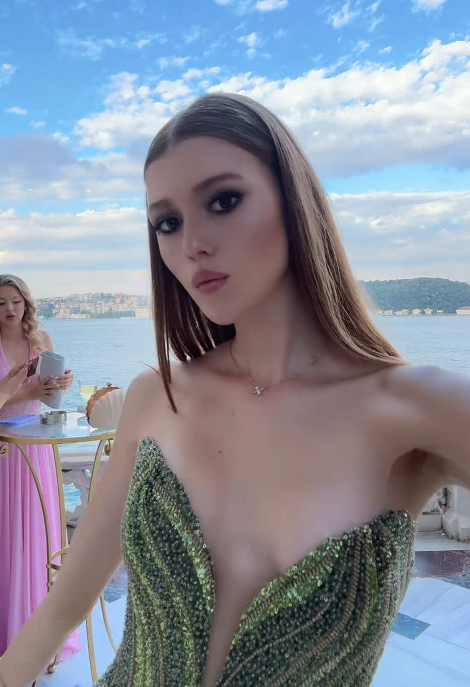 @elaaa