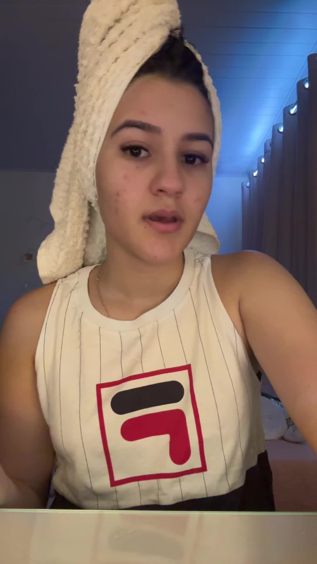 @La&iacute;zaaa