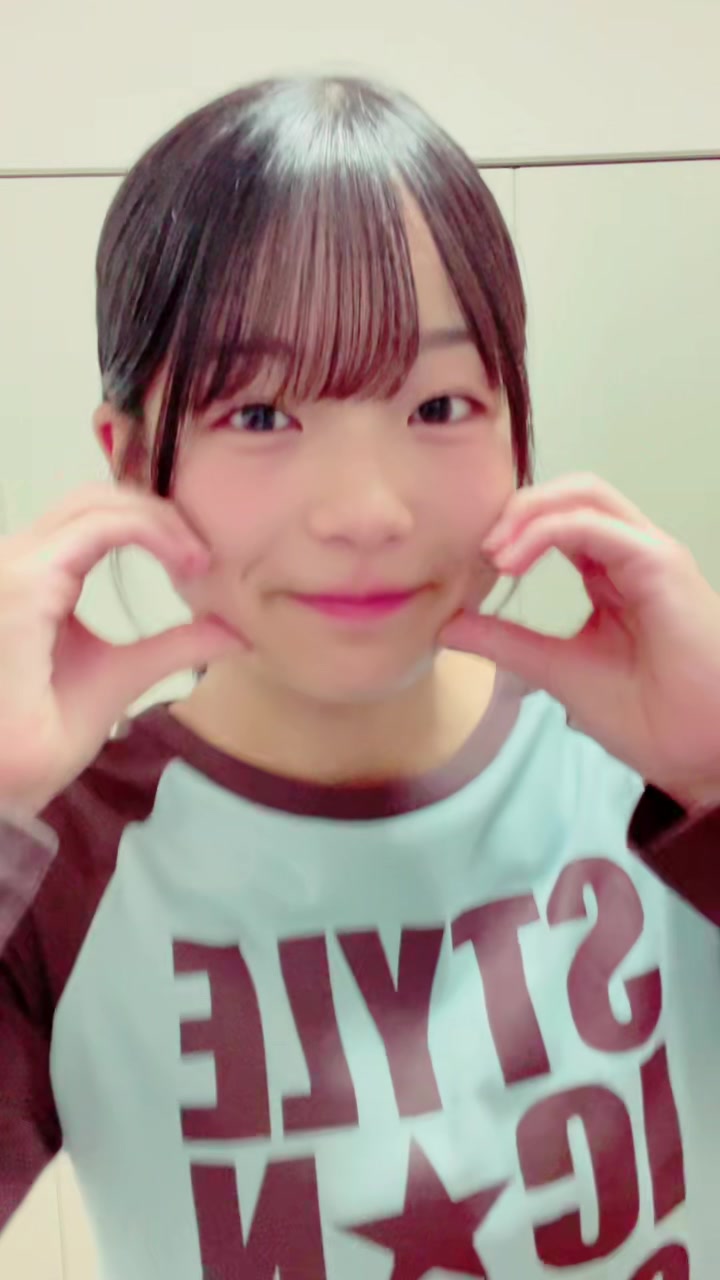 @仁唯奈(にいな)