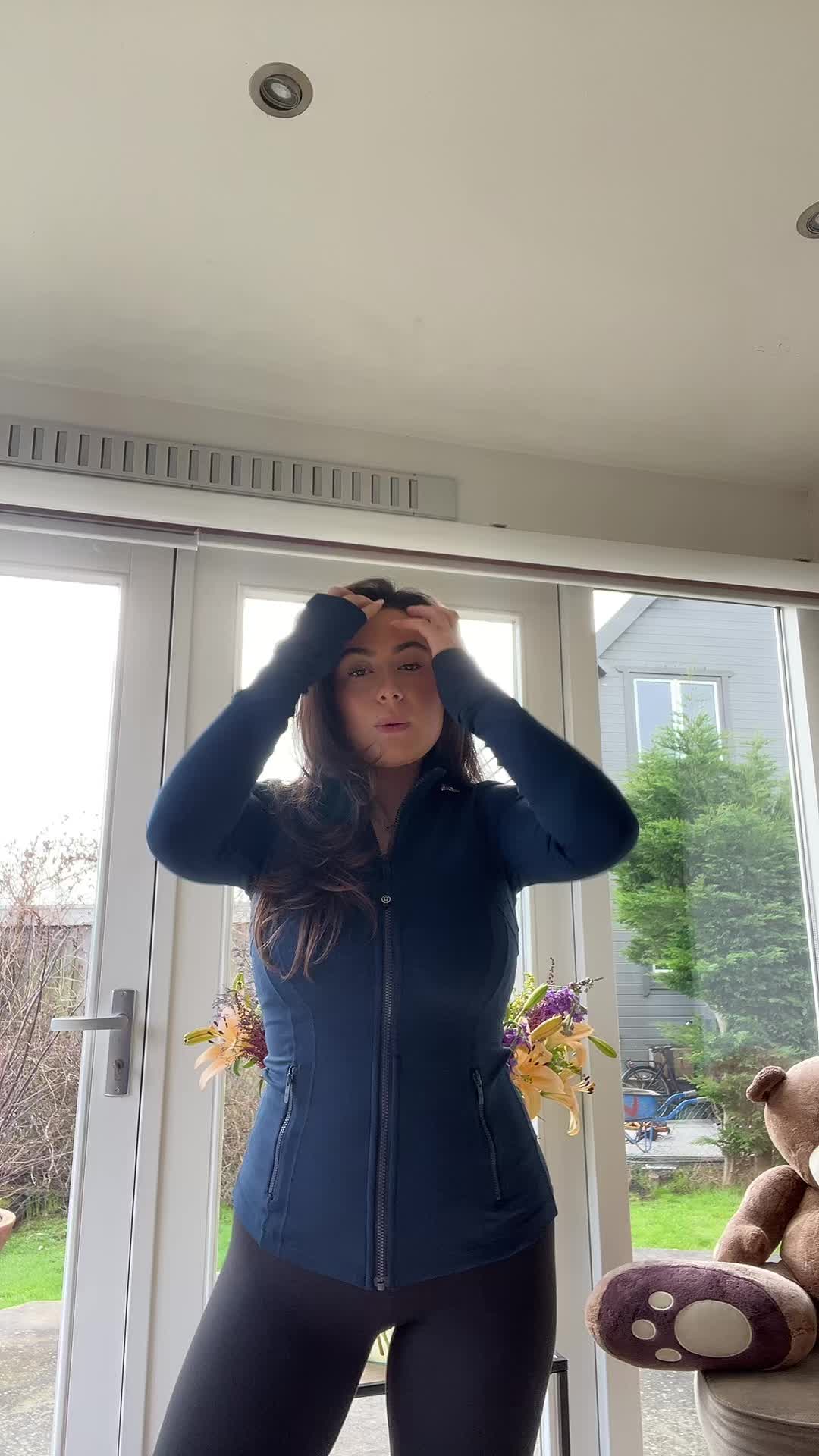 @Isabella k