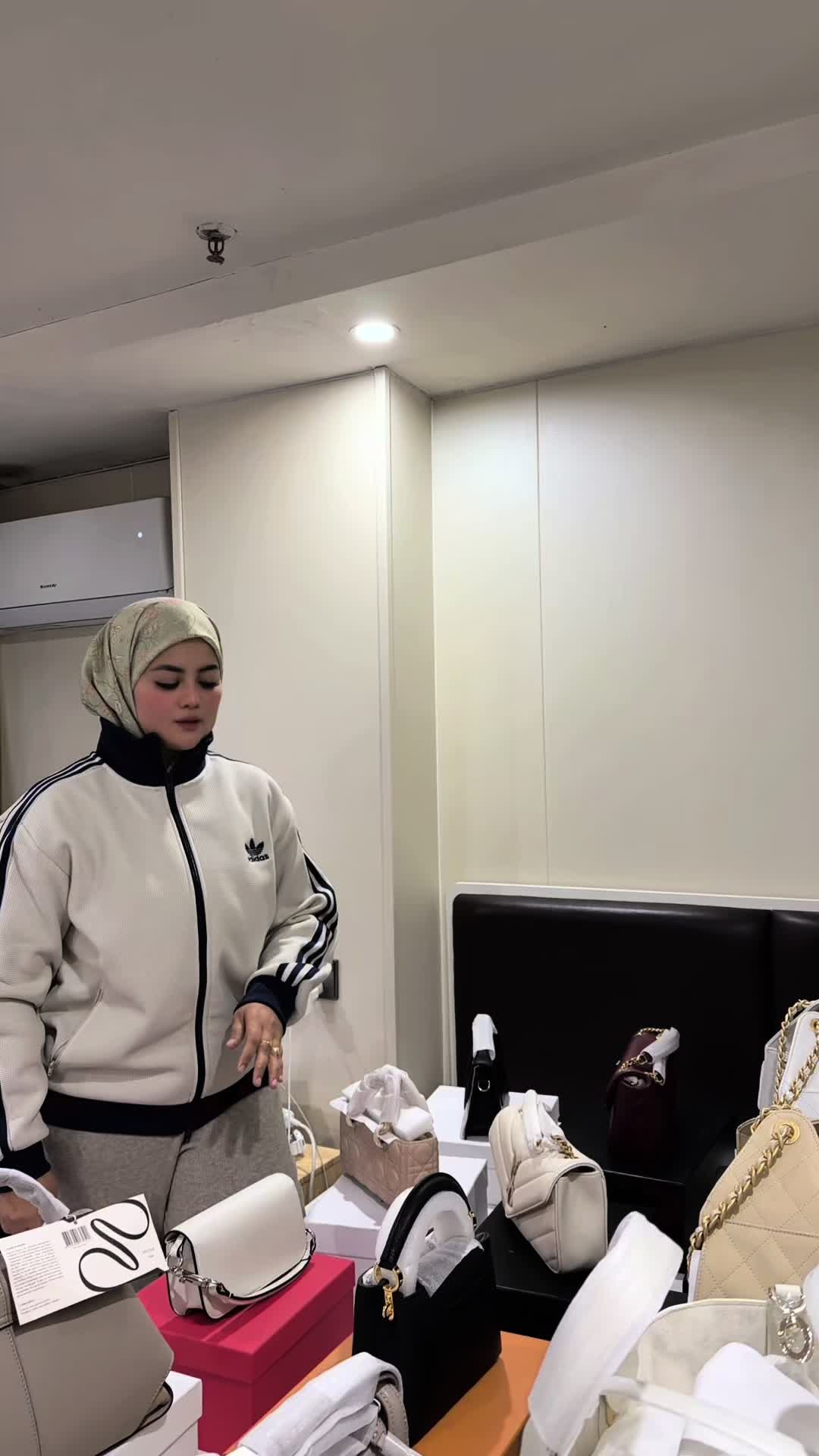 @azilah azi