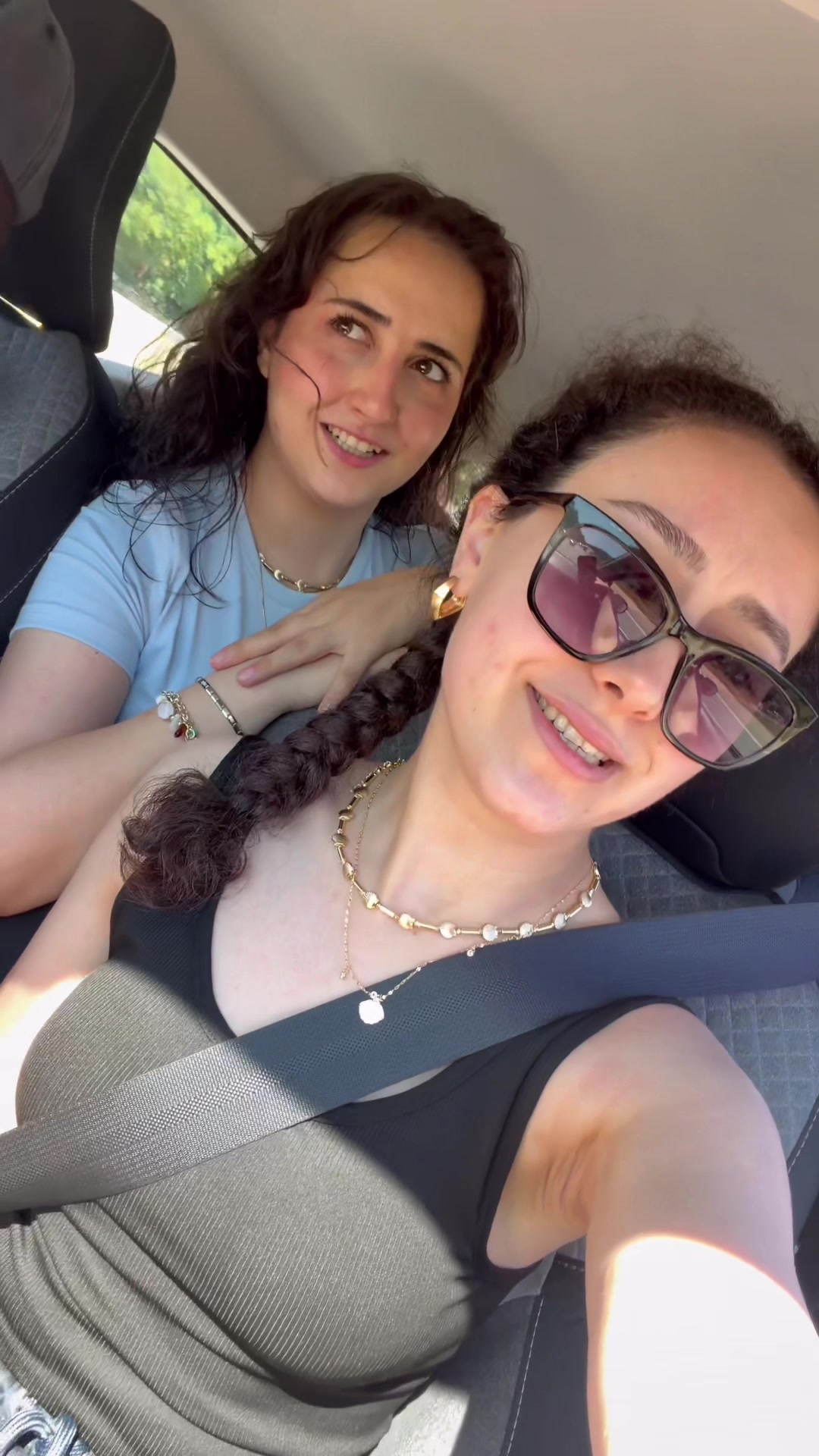 @Ayşenur AYG&Uuml;N