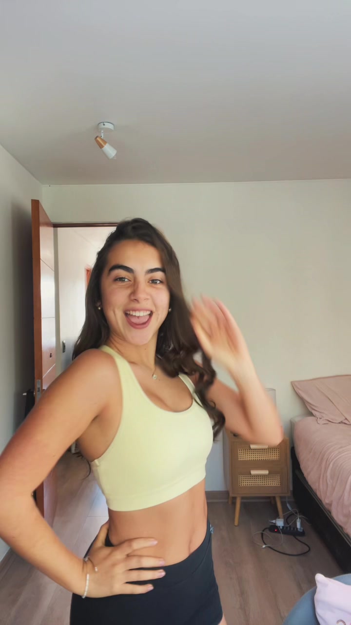 @nicoleighton__