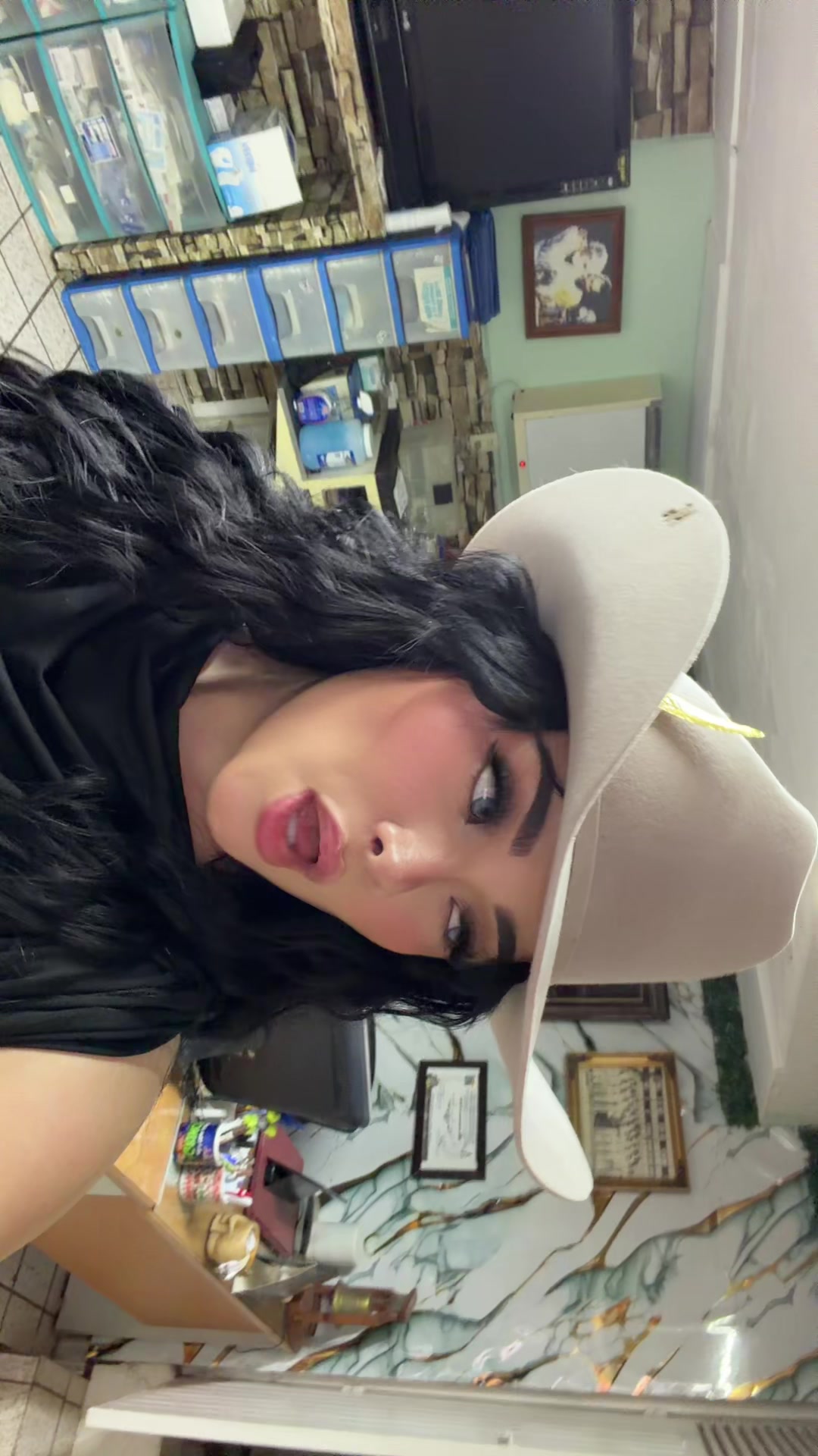 @👑 𝐻𝒶𝓇𝓁𝑒𝓎 👸🏻