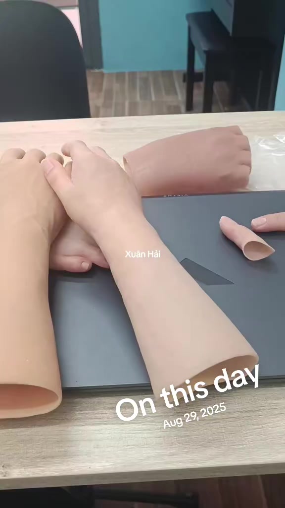 @Hải Râu Tay Chân Giả