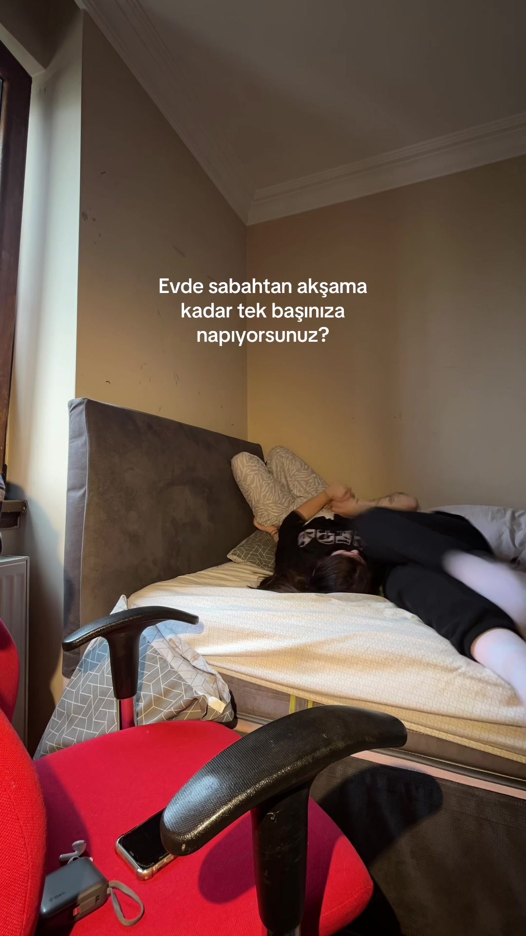 @Aylin Erdem