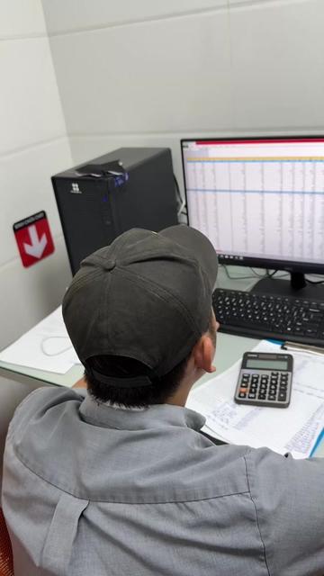 @G&agrave; N&oacute;ng ở một g&oacute;c An B&igrave;nh