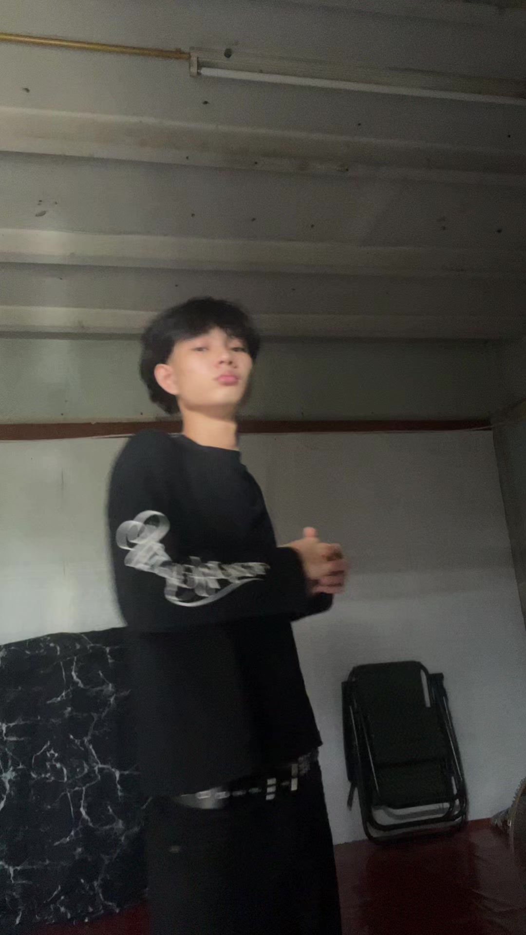 @???