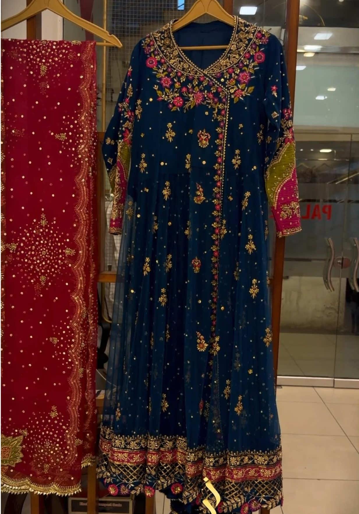 @zarri.palace