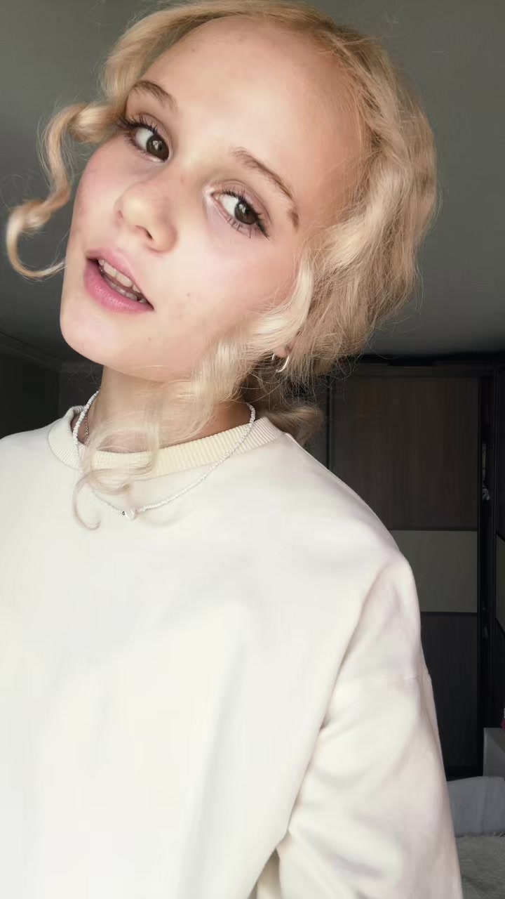 @mavrii