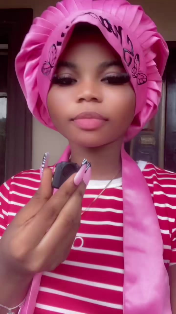 @ADESEWA🫢💕