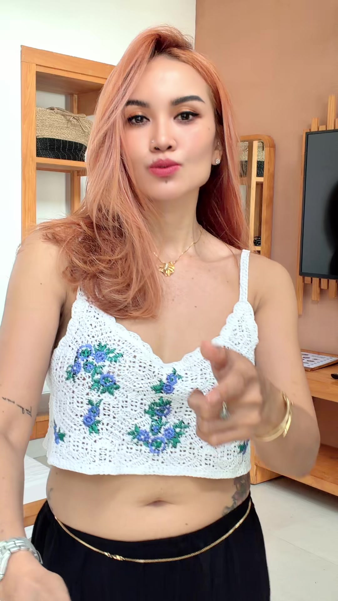 @Lovelyariani