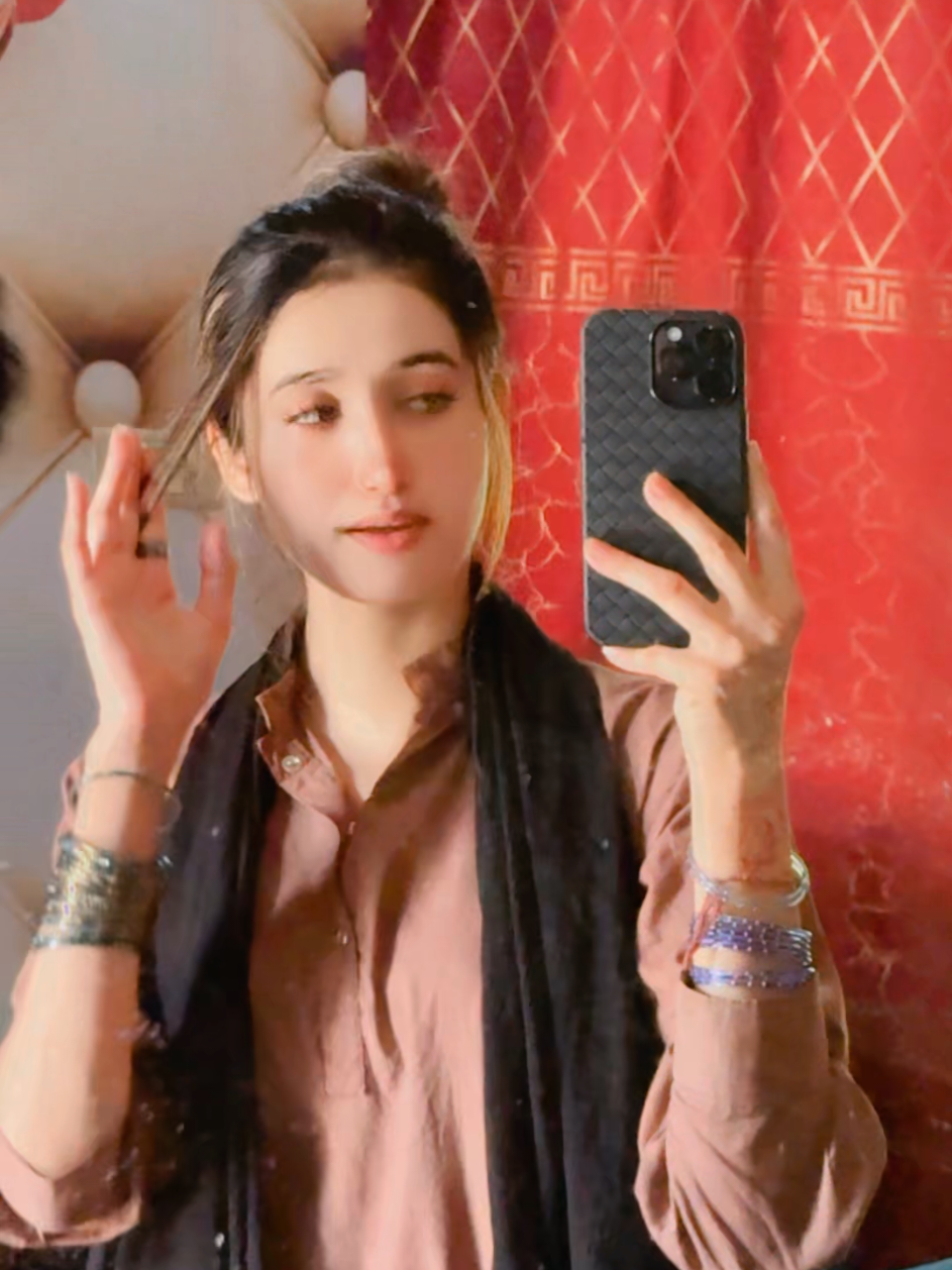 @👑عزیر~Pathan🤍🌼