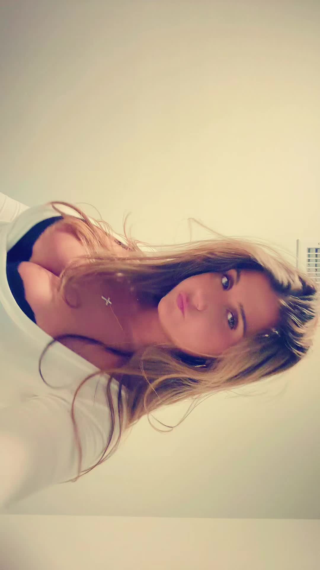 @julessalbanese