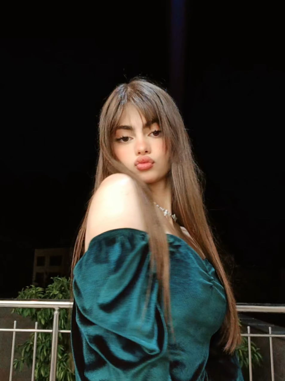 @Elina