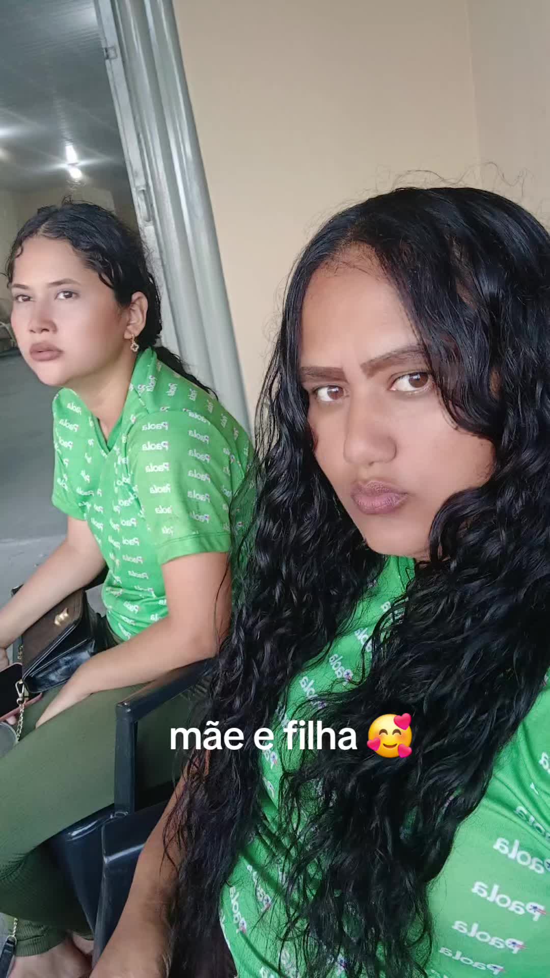 @taina e thania