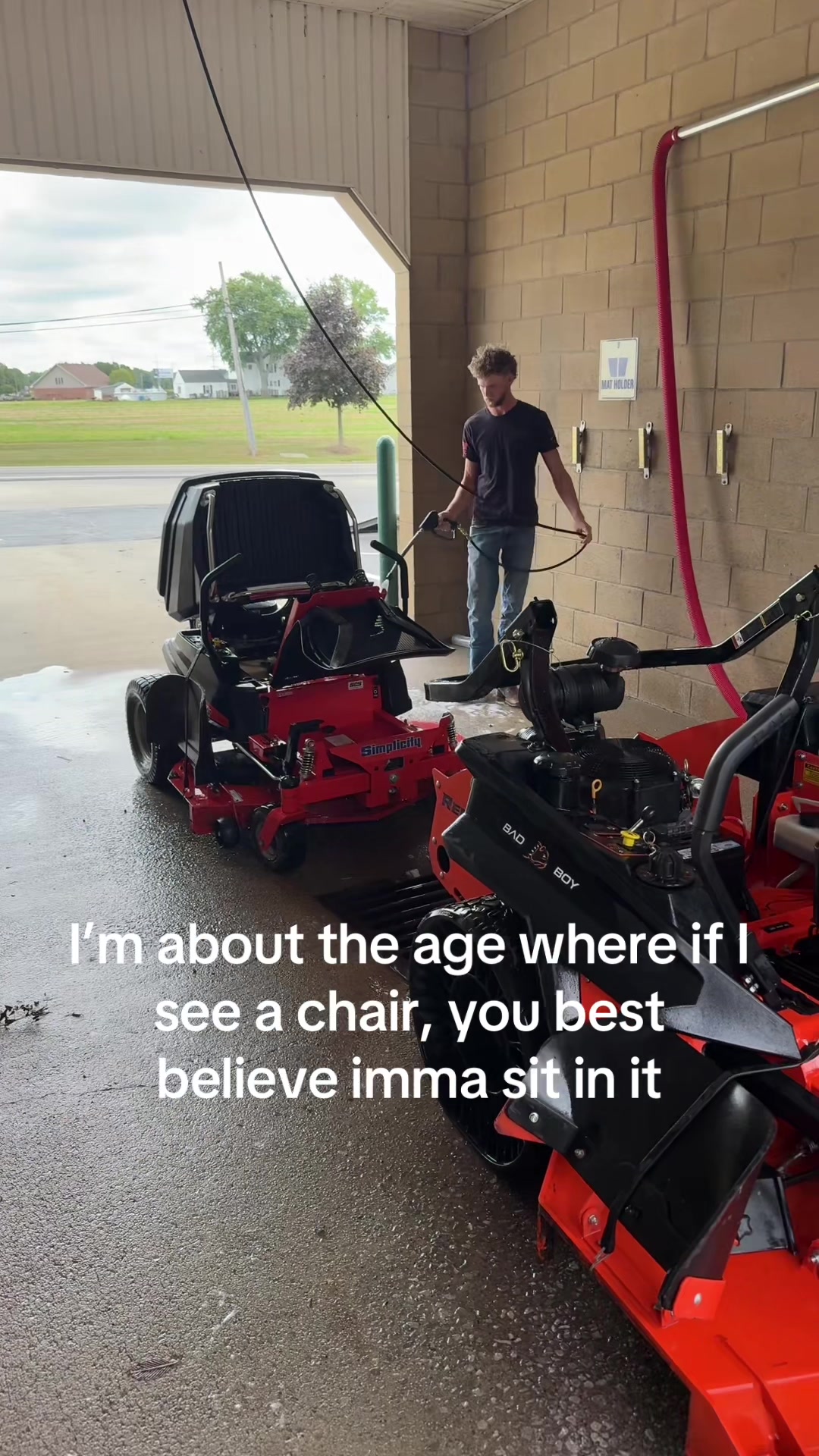 @LEGENDARY LAWNCARE