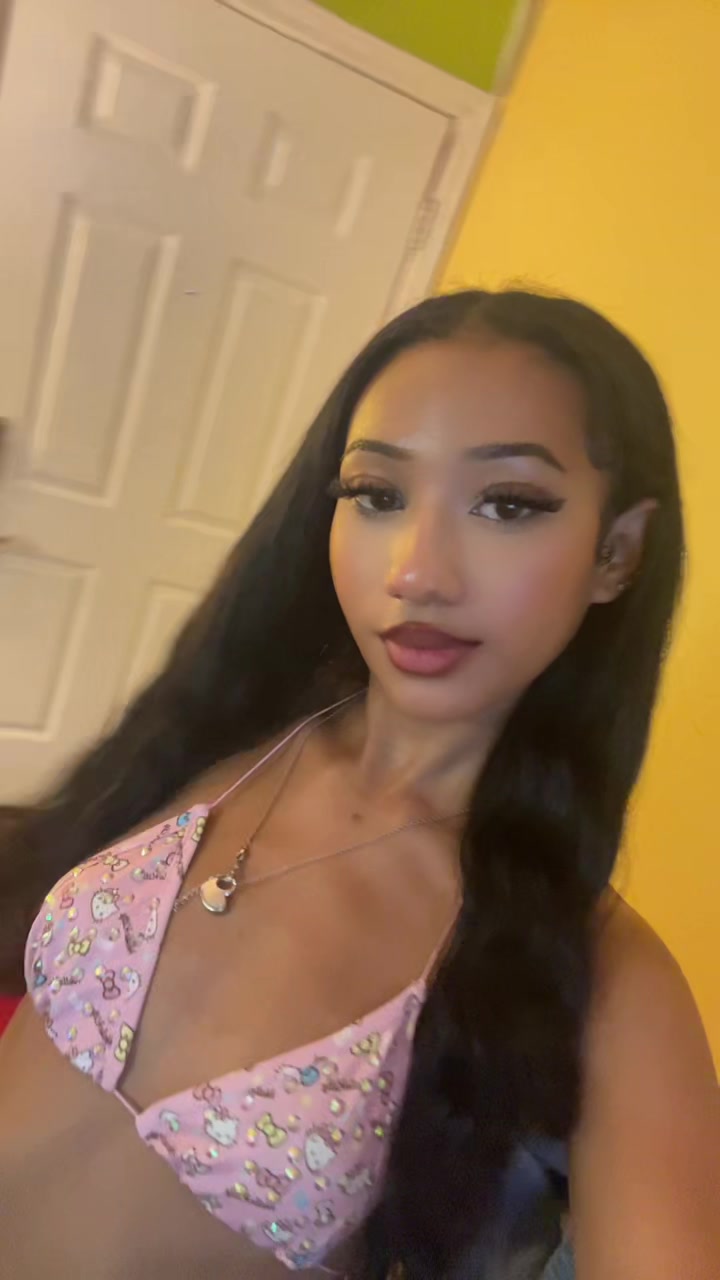 @Aniya Marie 🌈