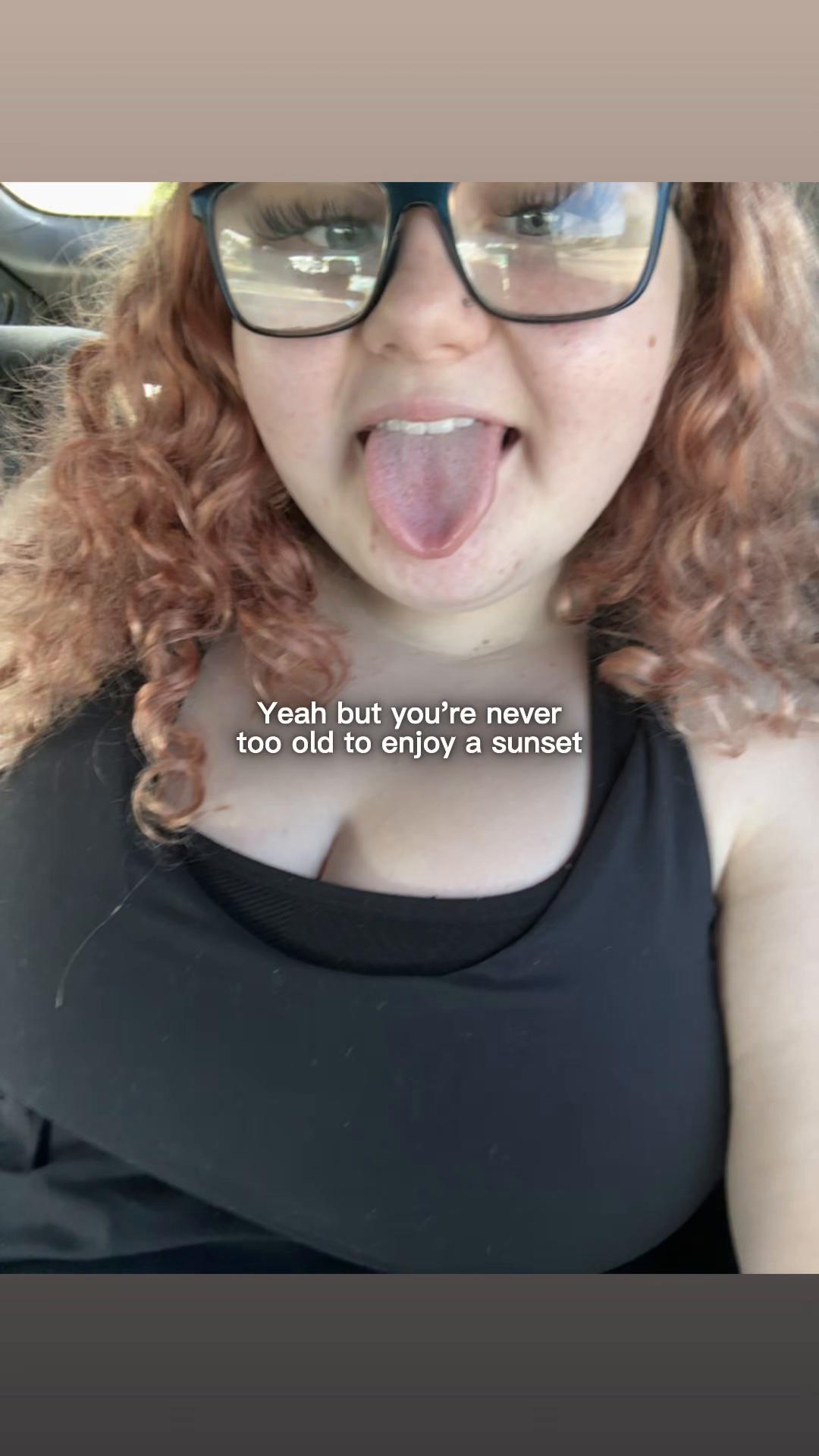 @🦄