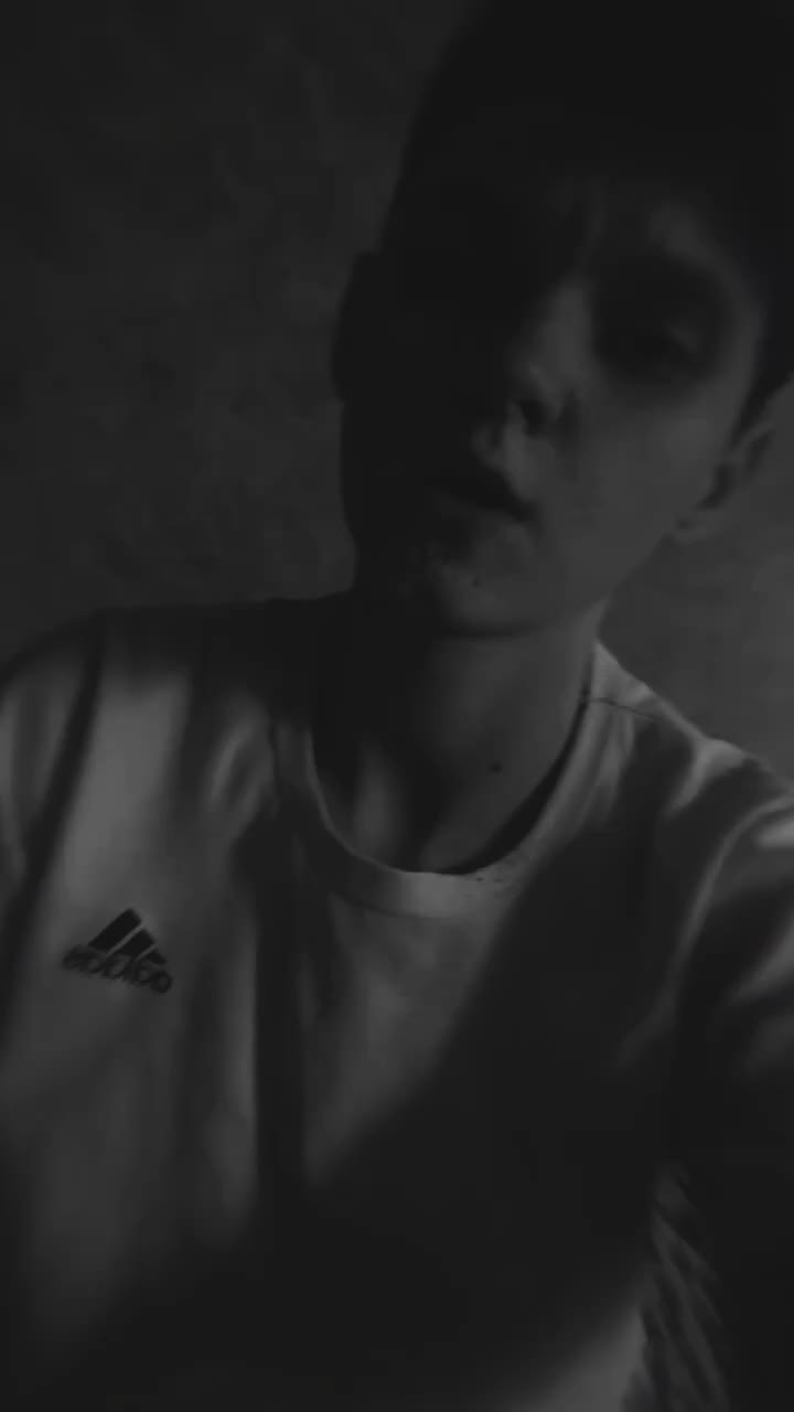 @𝓑𝓻𝓸𝓴𝓮𝓷 𝓗𝓮𝓪𝓻𝓽♡