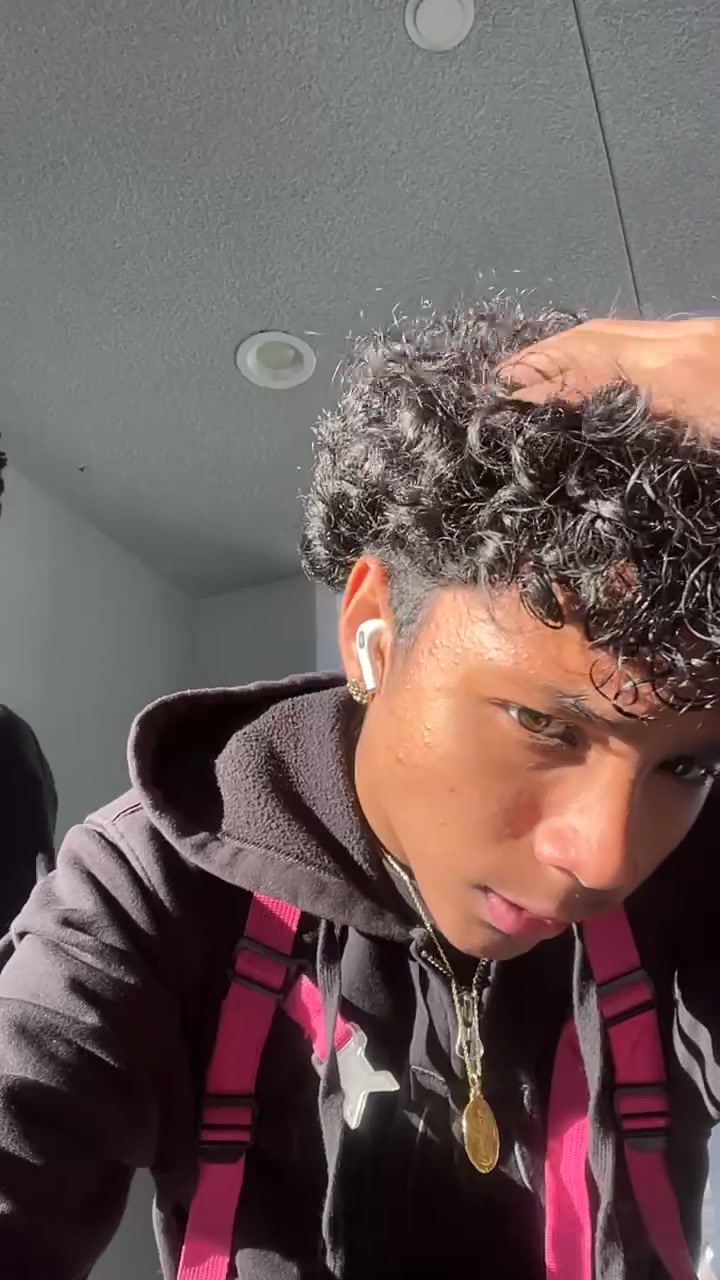 @…