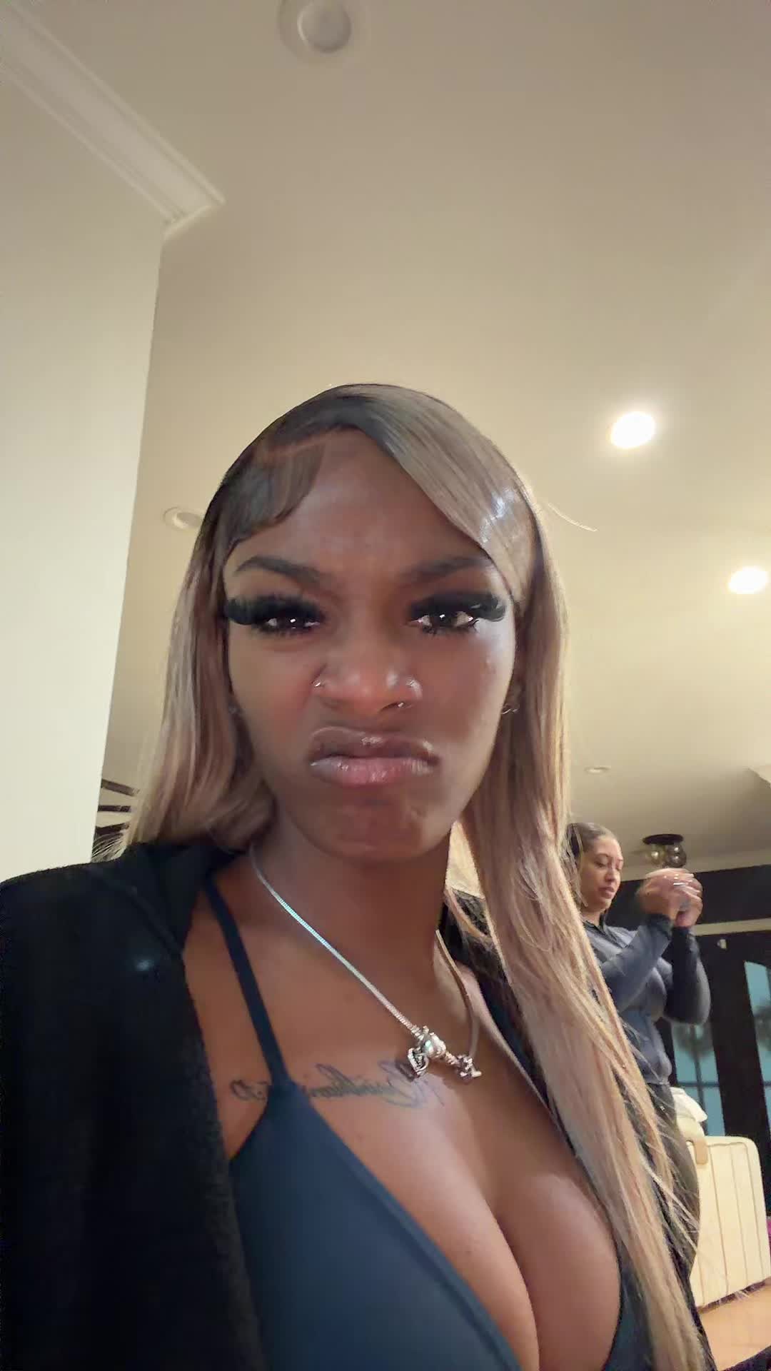 @lynnn