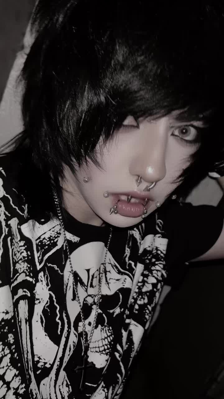 @dogferatu