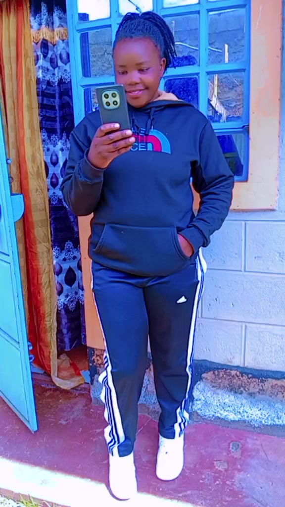 @DEBBIE ✨💜 Chirchir