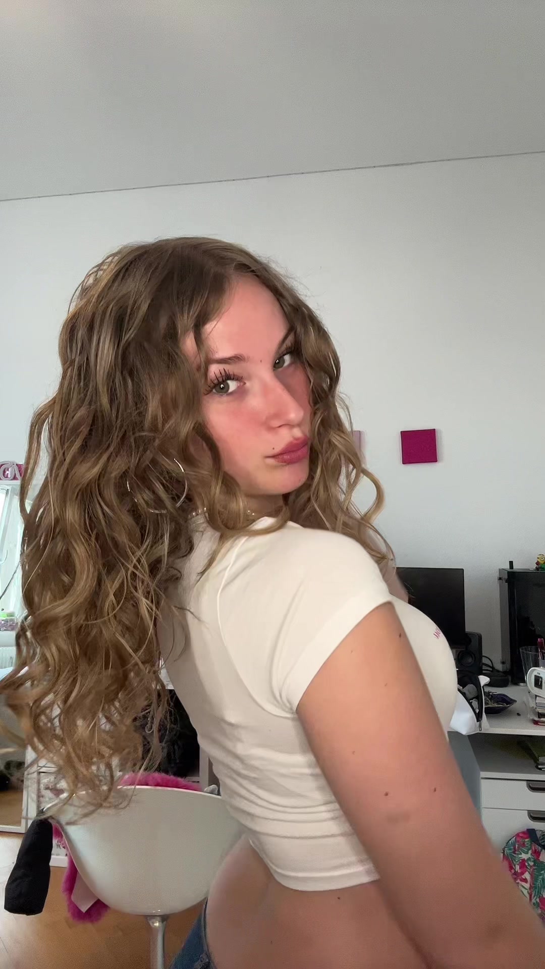 @Lily 🎀🪩