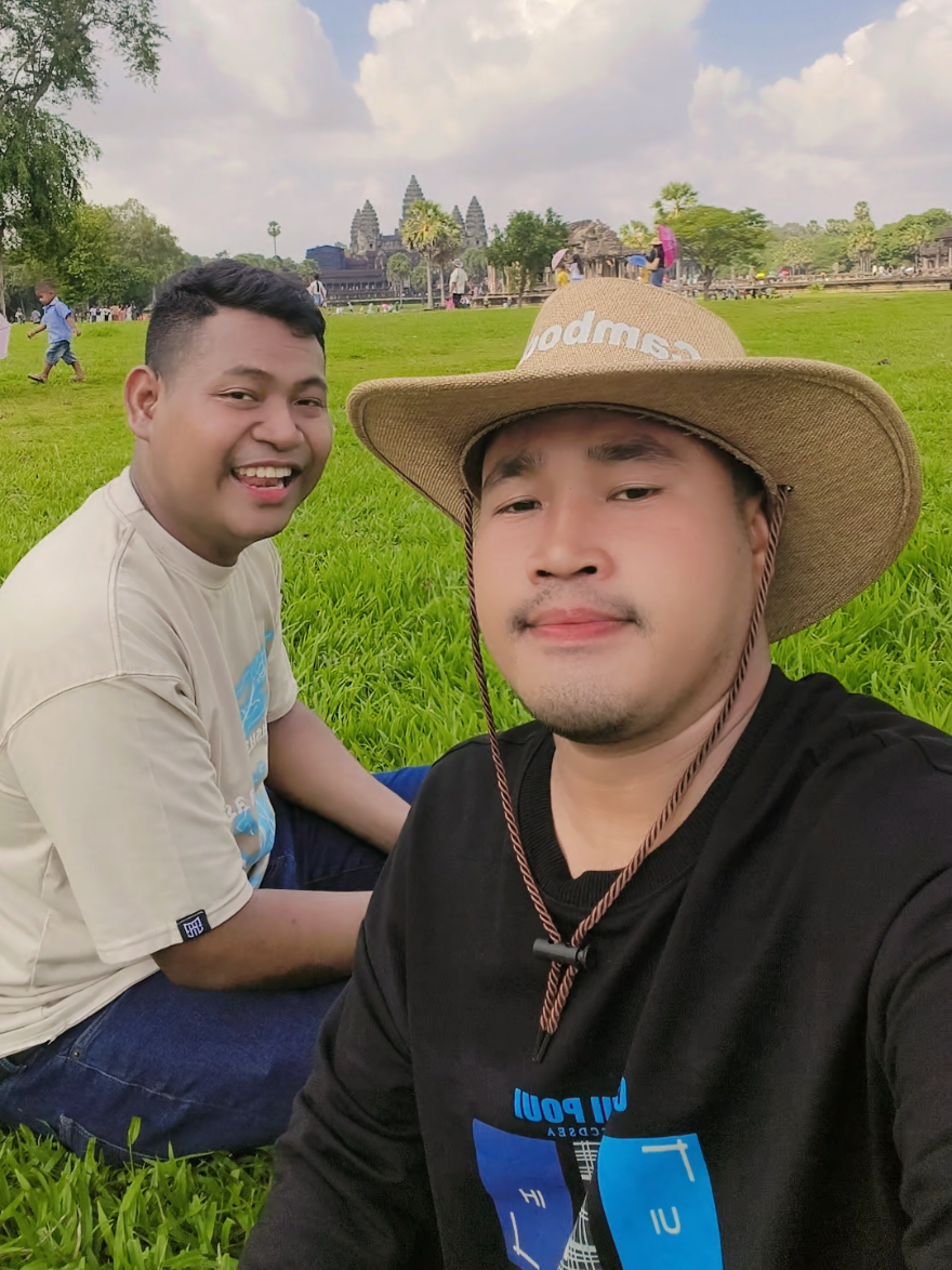 @HUNSARATH - ហ៊ុនសារ៉ាត់