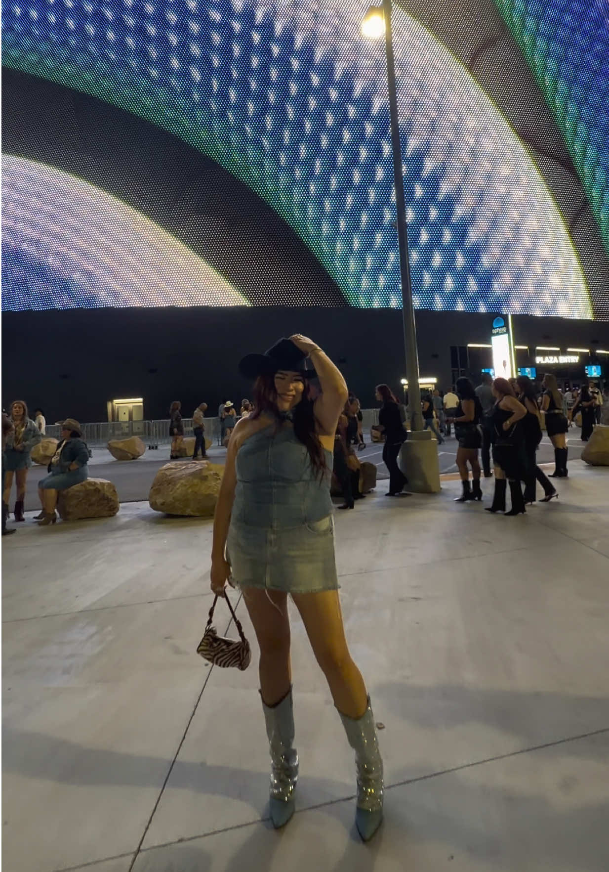@Laura Sarah&iacute;