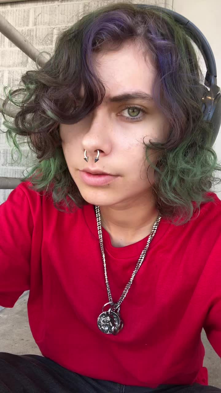 @Cryptid🦇