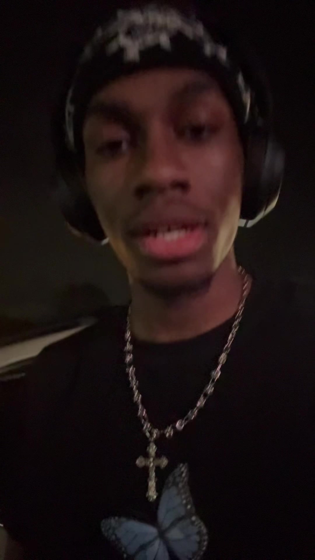 @sombr