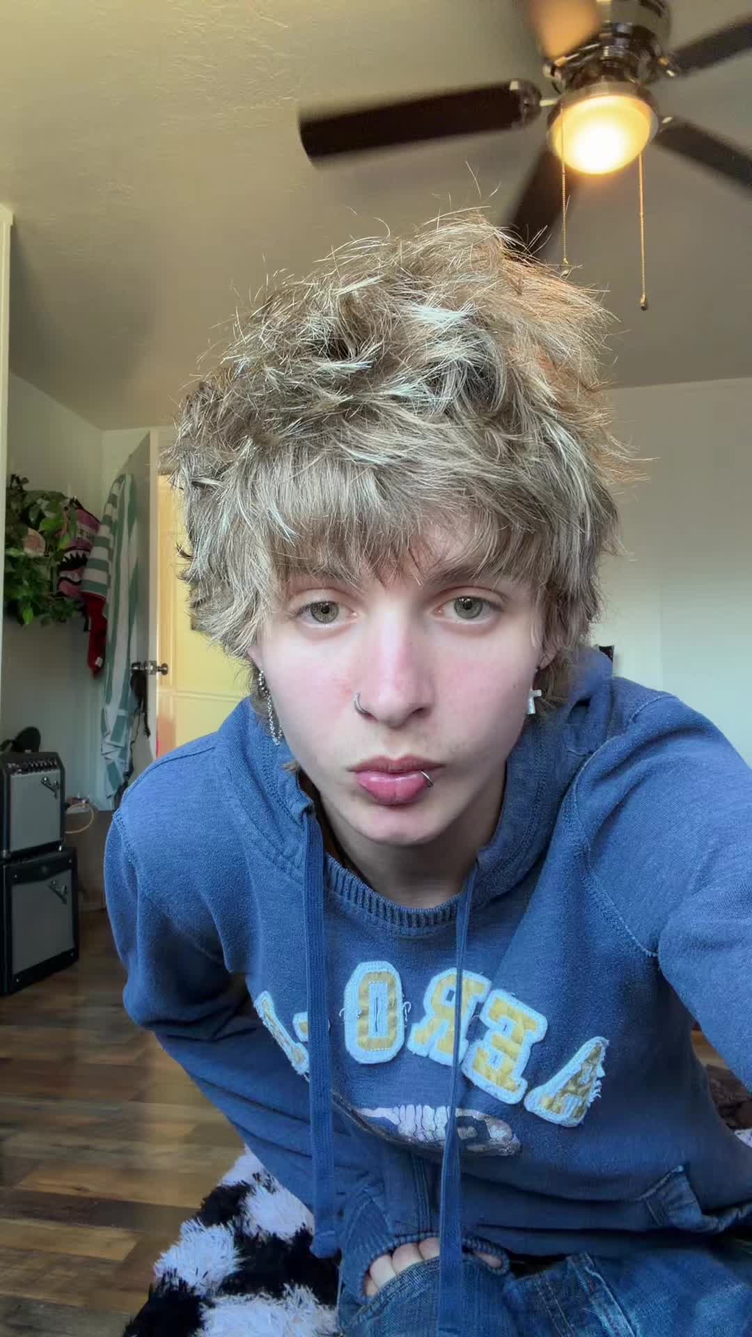 @zxvsnķ