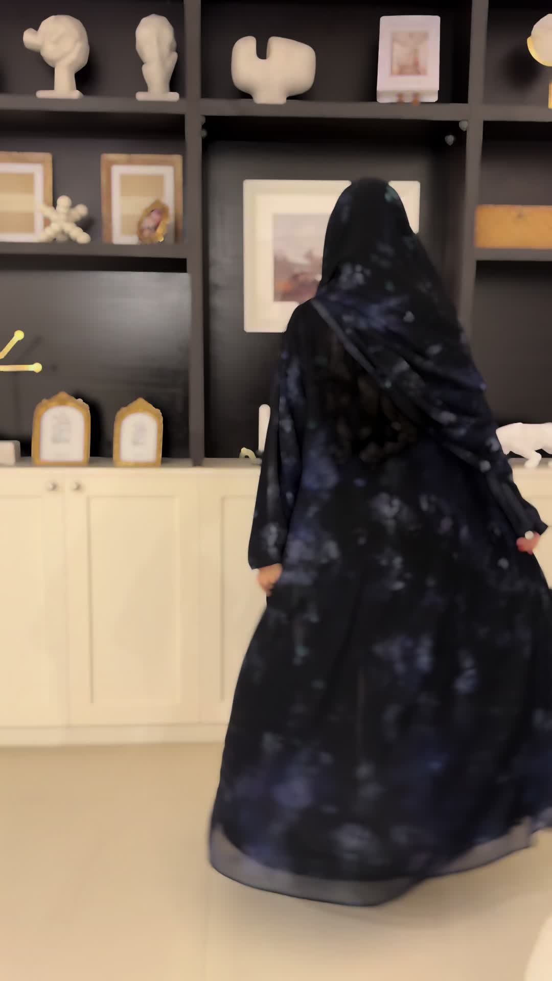 @عبايات كتان